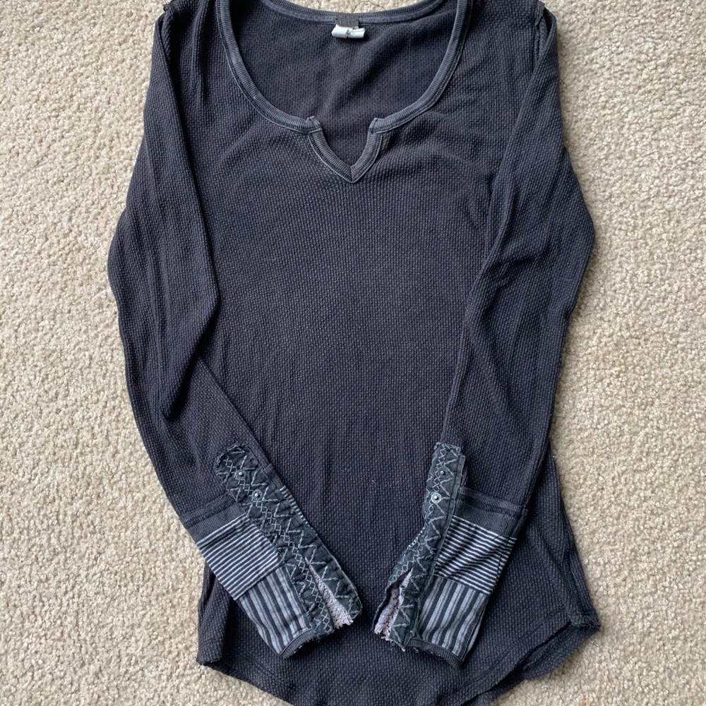 long sleeve black/grey shirt